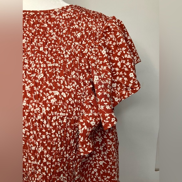 Old Navy Fit & Flare Flutter-Sleeve Tiered Smocked Midi Dress Red Floral 3X - Picture 3 of 10